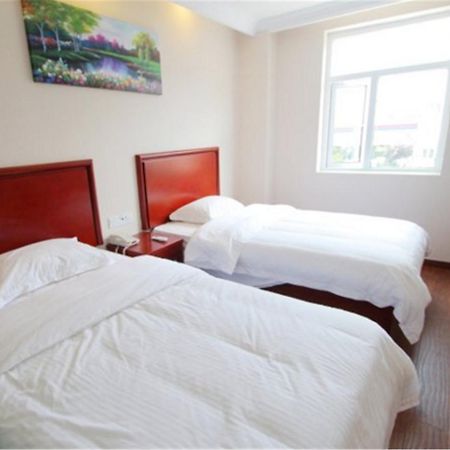 Greentree Inn Shanghai Hongqiao Hub Cao'An Road Huajiang Branch Road Express Hotel Jiading Eksteriør bilde