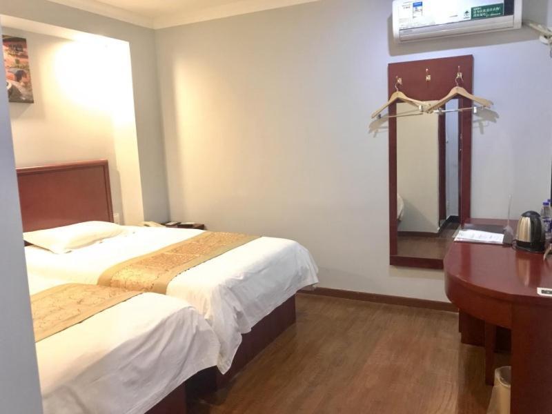 Greentree Inn Shanghai Hongqiao Hub Cao'An Road Huajiang Branch Road Express Hotel Jiading Eksteriør bilde