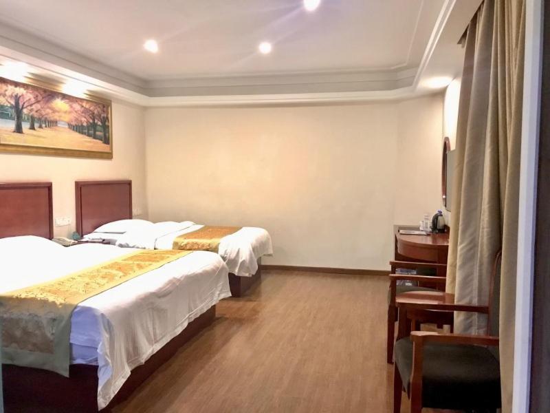Greentree Inn Shanghai Hongqiao Hub Cao'An Road Huajiang Branch Road Express Hotel Jiading Eksteriør bilde