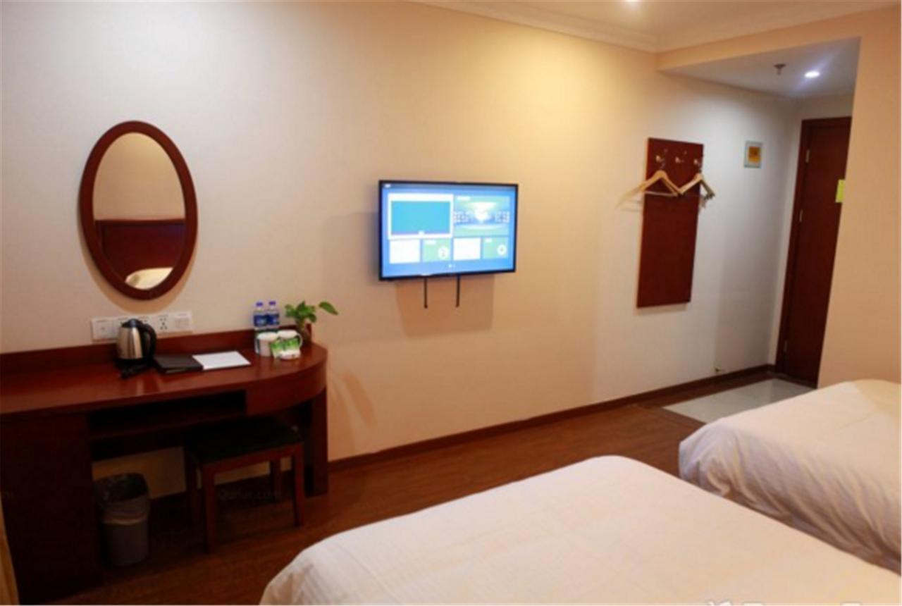 Greentree Inn Shanghai Hongqiao Hub Cao'An Road Huajiang Branch Road Express Hotel Jiading Eksteriør bilde